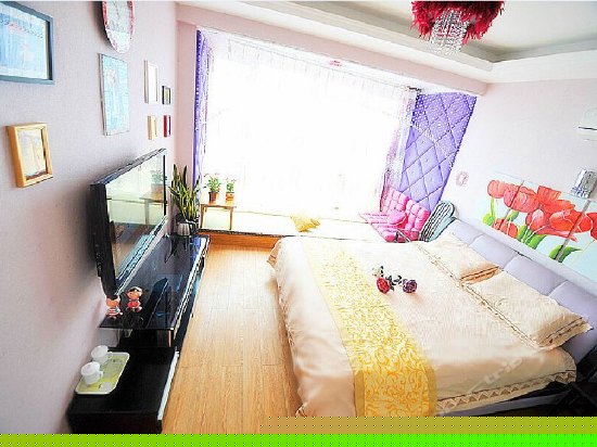 豪华飘窗观海大床房