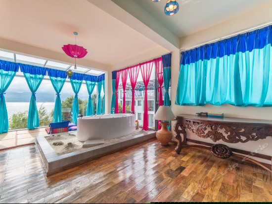 尘外360度海景蜜月超豪华房