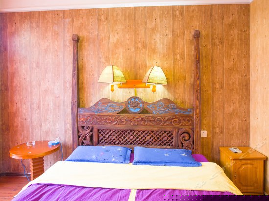 浪漫蜜月大床房