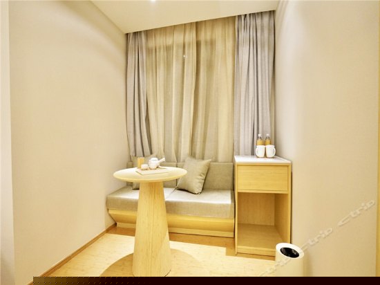 高级大床房A（无窗）