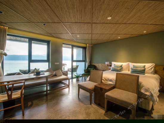 露台豪华海景大床房