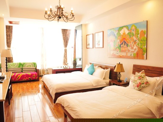 聆山水全景窗亲海家庭房