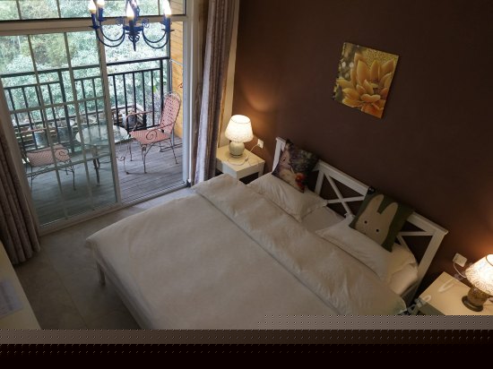 山景阳台大床房