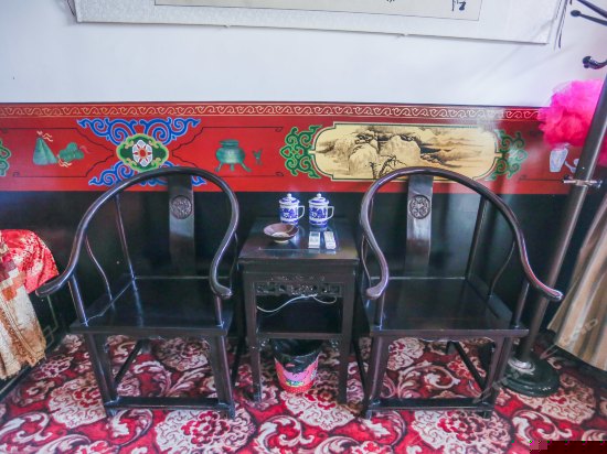 特价古典土炕房