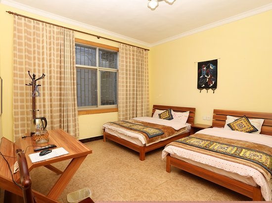 梅—温馨家庭亲子房