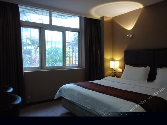 豪华阳光大床房B