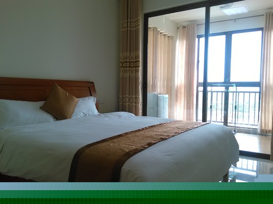 高尔夫园景两居室套房