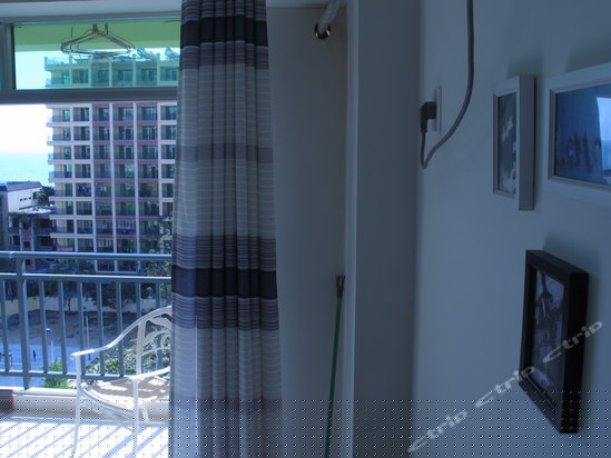 雅致阳台大床房
