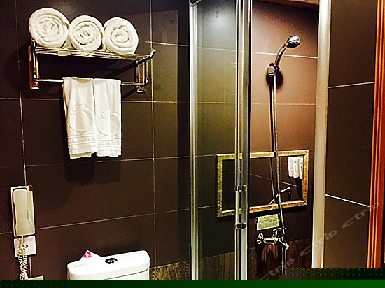 云来客栈(三人入格)