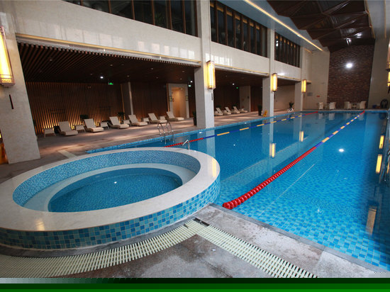 室内游泳池