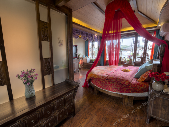 观景精品圆床房