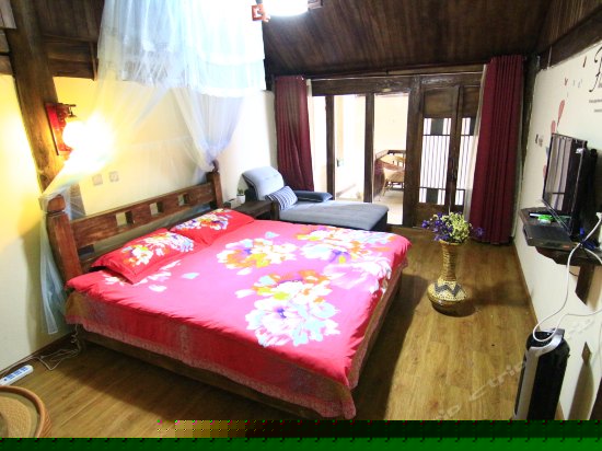 百奇温馨大床房