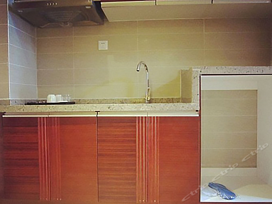 水蓝天园景双床间