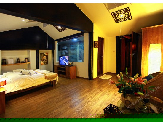 二楼豪华观景大床房