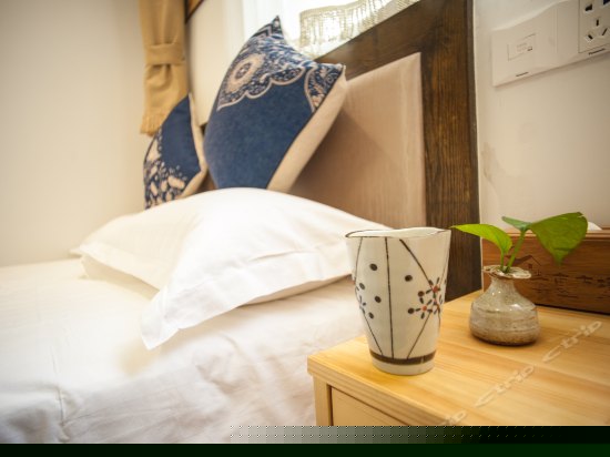 湖心亭温馨家庭房