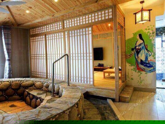 VIP主题室内温泉客房