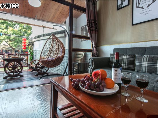 102精致现代套间