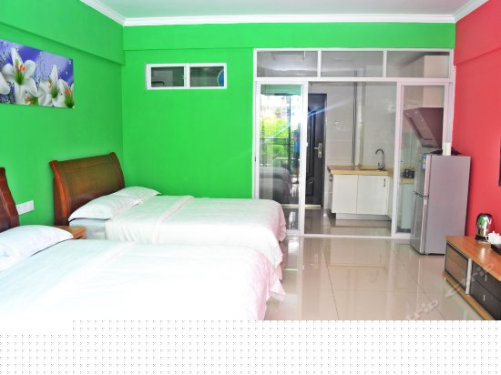 温馨园景家庭房