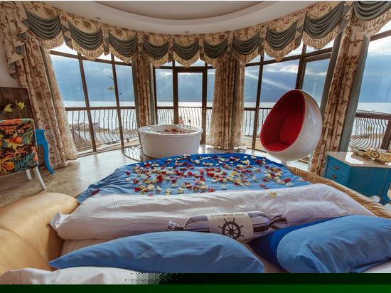 270度观海圆床房