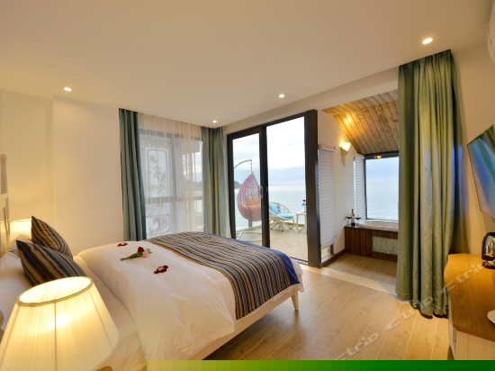 二楼海景大床房