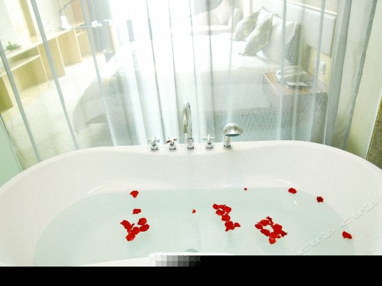 特色风情水床房