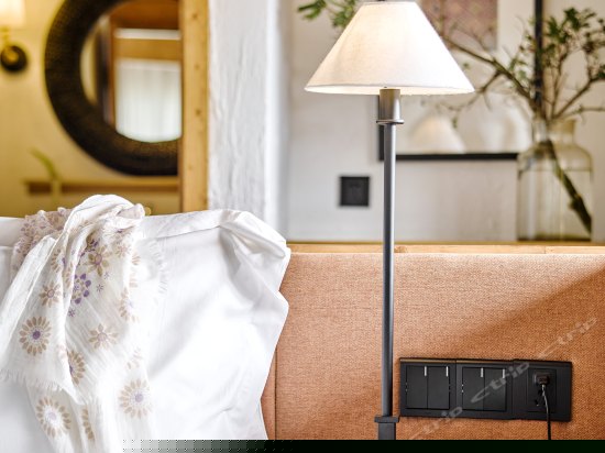 河畔景观大床房