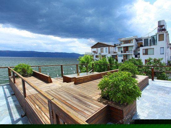 三世（豪华亲海露台大床房）