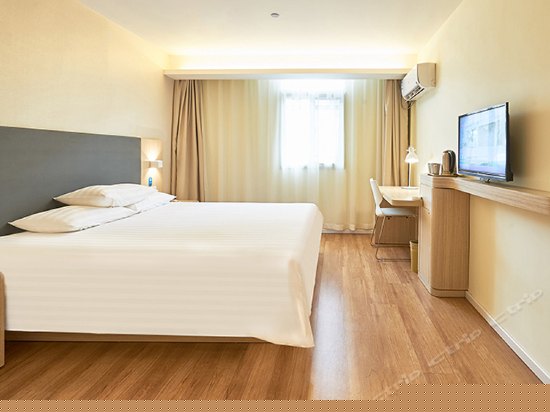 高级大床房
