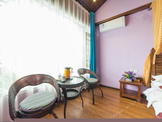 豪华蜜月大床房