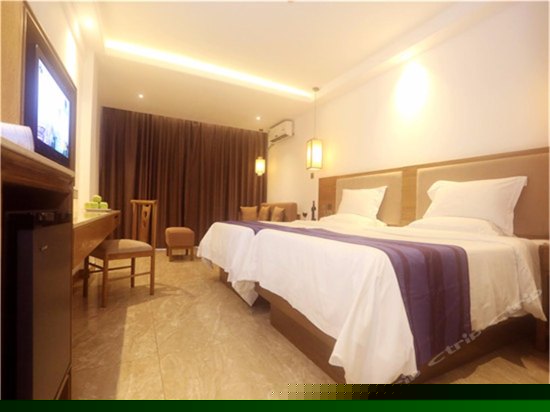 高级园景双床房