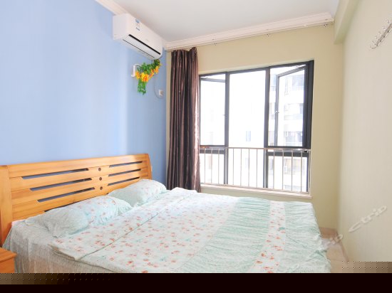 精装三房两厅两卫家庭套房