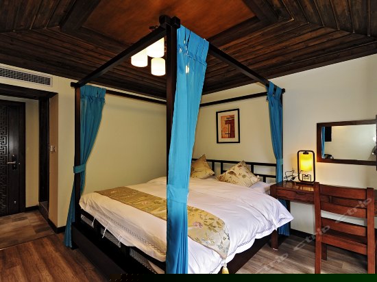 精品河景阳台大床房