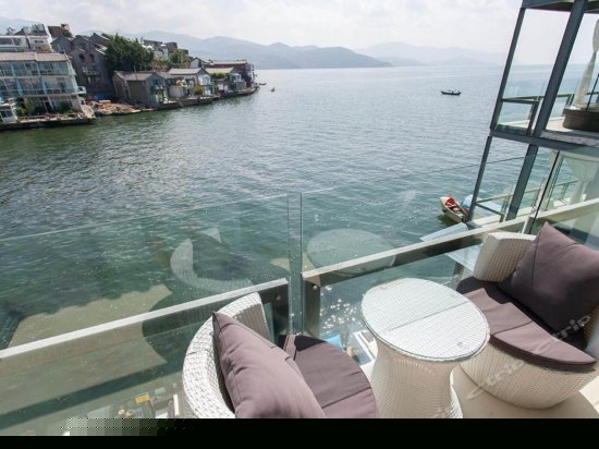 海景阳台大床房雪月