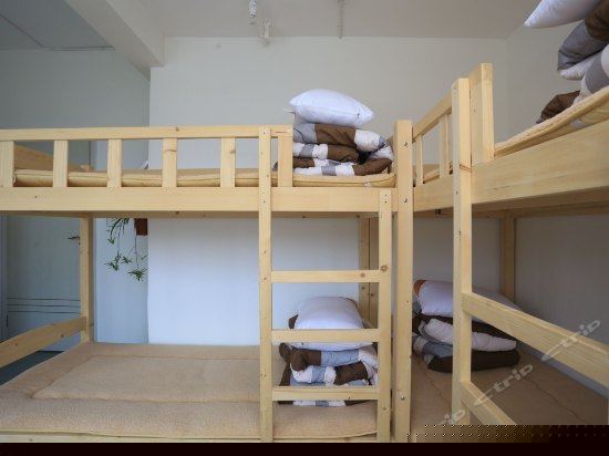 180度江景男生六人房