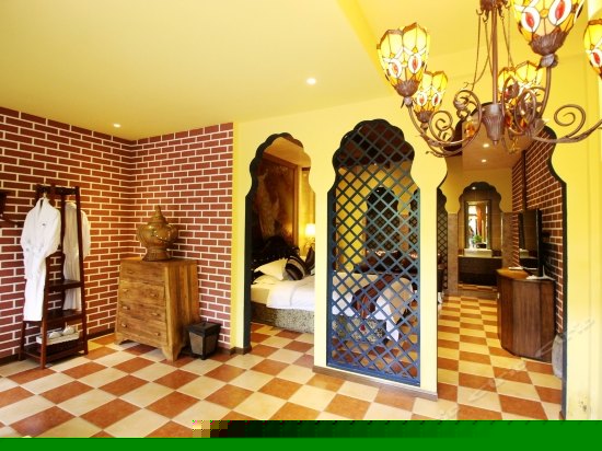 睡莲豪华大床房