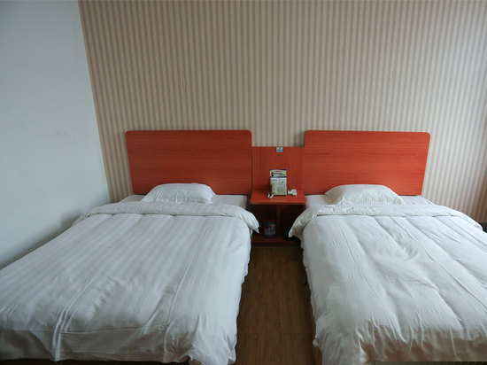 经济公寓双床房