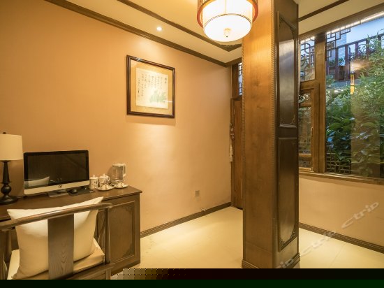 富贵牡丹空中花园复式大床房