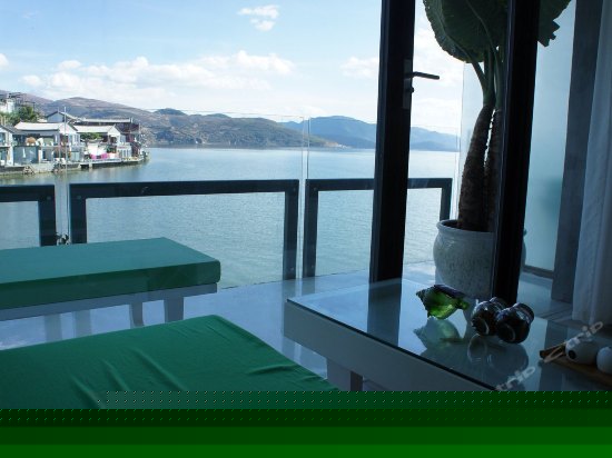 海景阳台大床房雪月