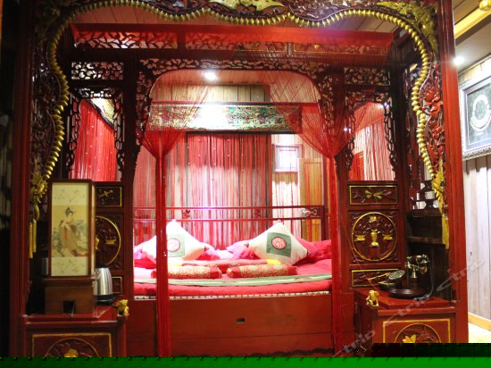 豪华古典大床房