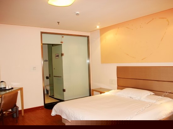 高级商务大床房