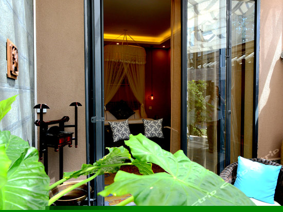 别墅豪华大床房