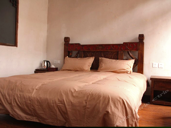 豪华大床复式房