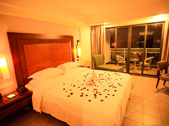 豪华海景蜜月房