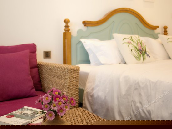 花园侧面海景大床房