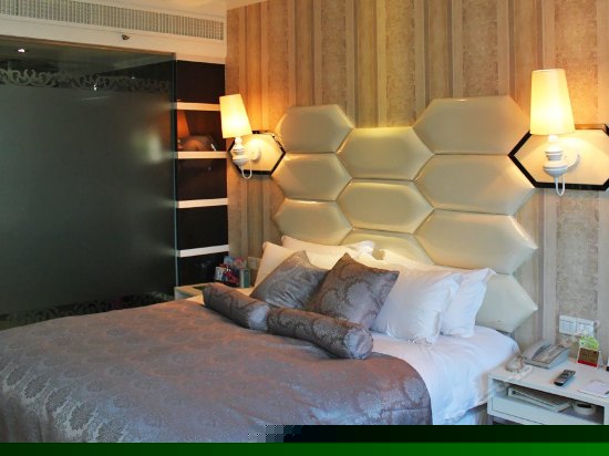 行政大床房(带电脑)