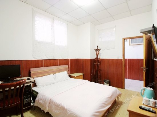 商务大床房（廊窗）