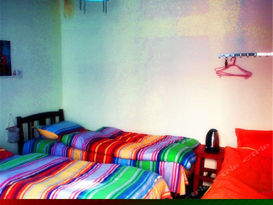 蓝色海洋男生四人间（床位房）