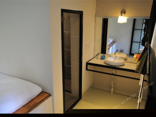 一楼初晴大床房