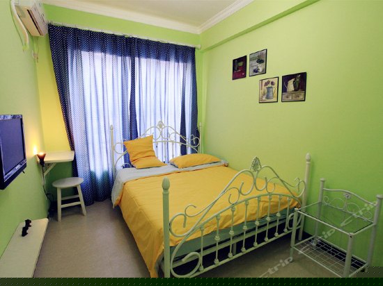 大窗园景大床房