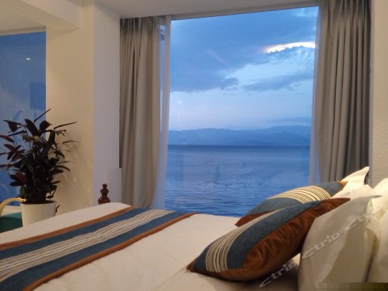 豪华海景带榻榻米大床房308